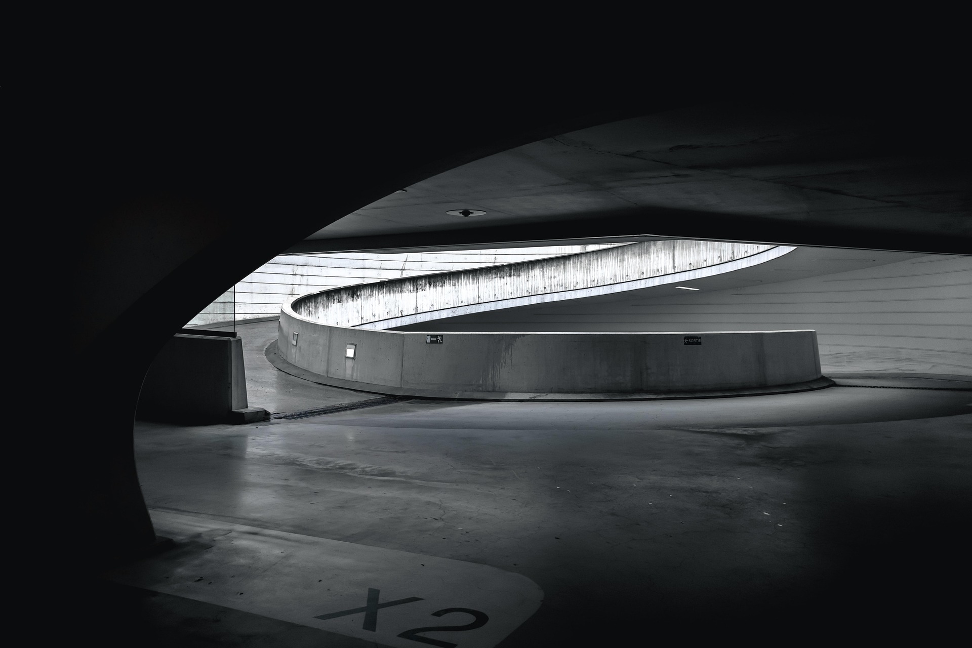 6 Reasons Hand Grinders Are Essential for Precision Surface Work 1 tunnel 6887276 1920