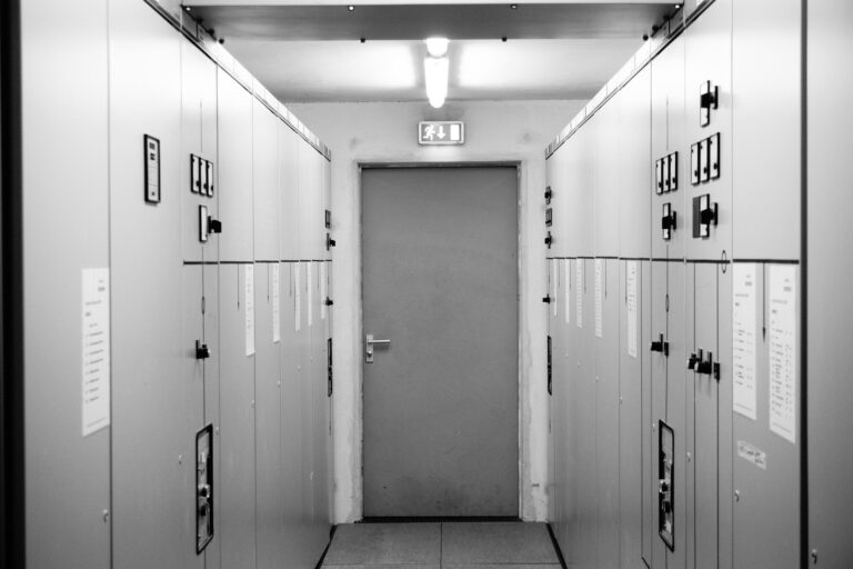 emergency exit 2292982 1920