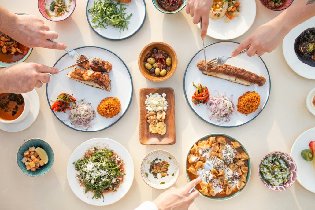 What Makes Group Dining Experiences Successful In Business Settings 1 ben koorengevel CBCOGvb6 Lg unsplash