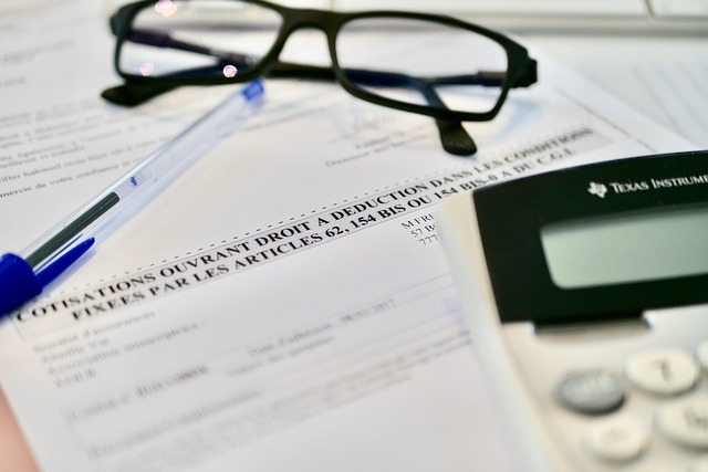 How Business Insurance Protects Companies From Unexpected Losses 1 sjunin contract 7150227 640